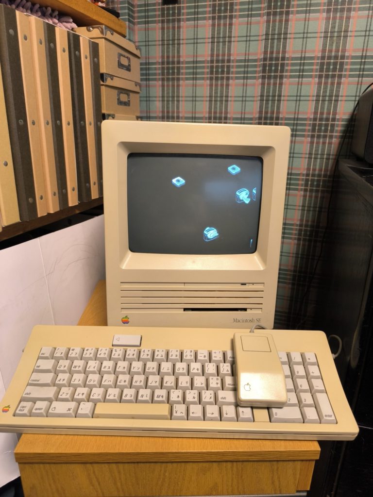 Macintosh SE BlueSCSI フライングトースター動作