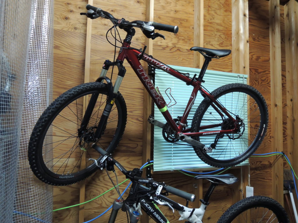 TRECマウンテンバイクZR9000の壁面画像